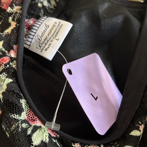 Details Dancewear: NWT; crop top and briefs set. Child size large - Picture 5 of 5